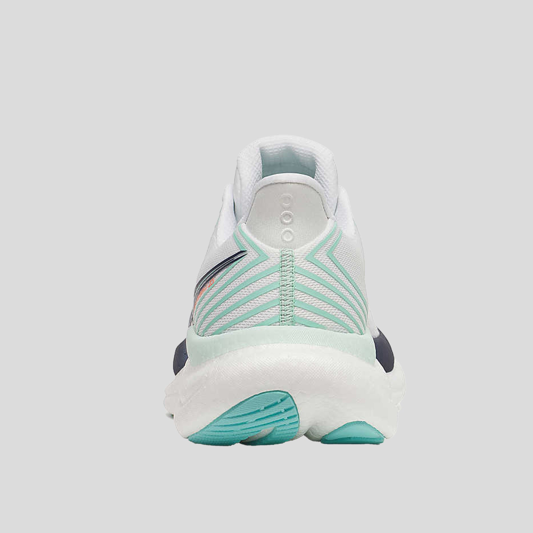 Triumph 23 | White/Navy