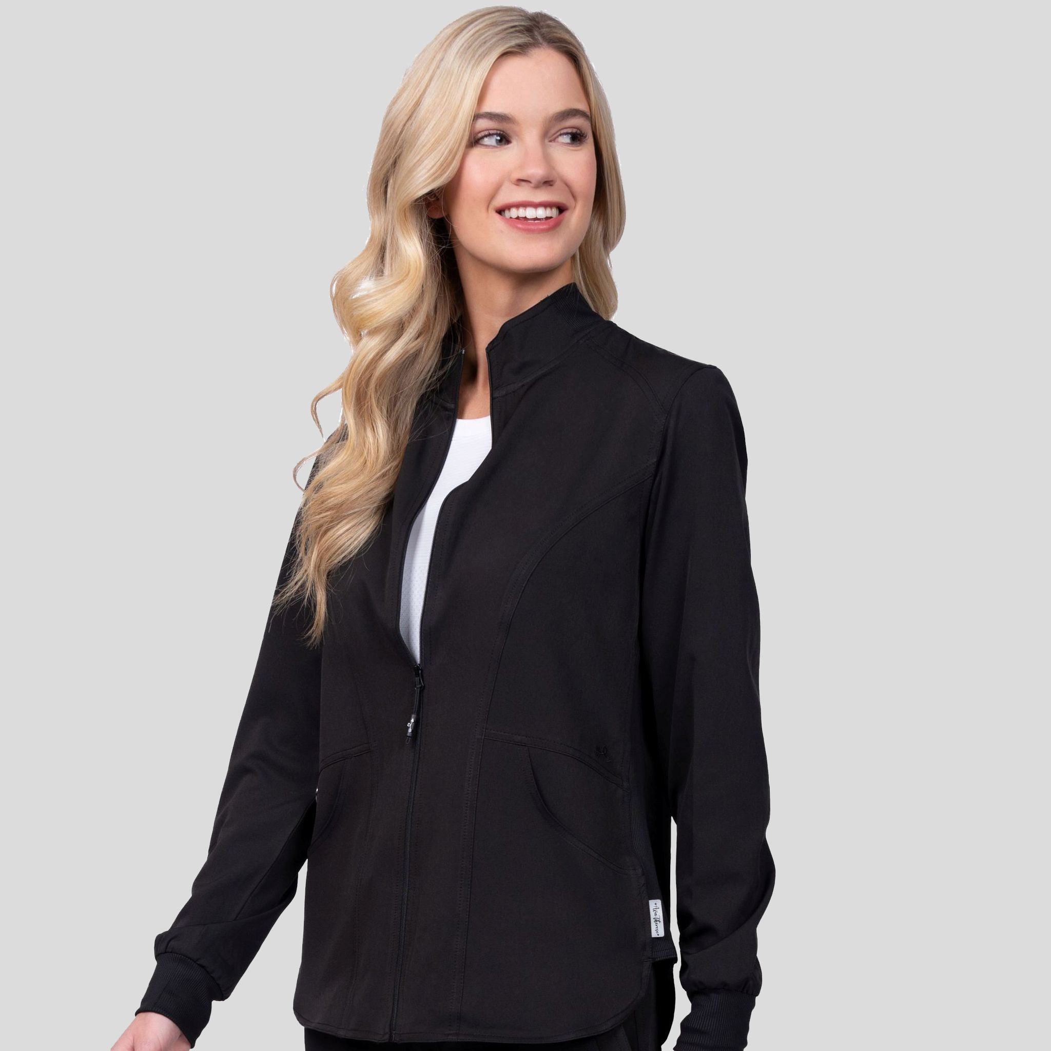 Zavate_AvaTherese_2022_black_left