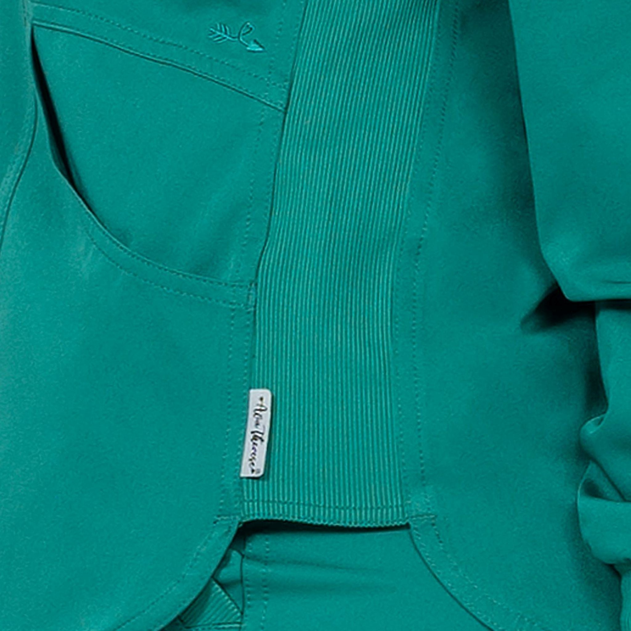 Zavate_AvaTherese_2022_hunter_detail